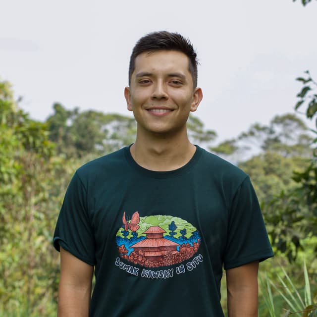 Benjamín Hidalgo} is Resident Herpetologist and Photographer}